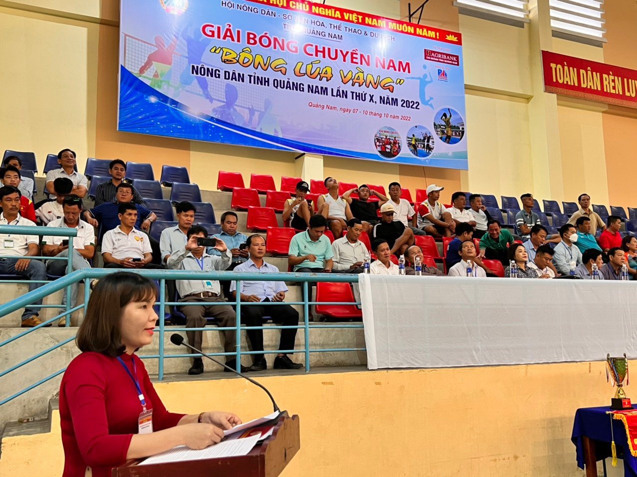 Hội Nông dân Quảng Nam: 195 vận động viên nhà nông tranh giải bóng chuyền nam &quot;Bông lúa vàng&quot; - Ảnh 2.