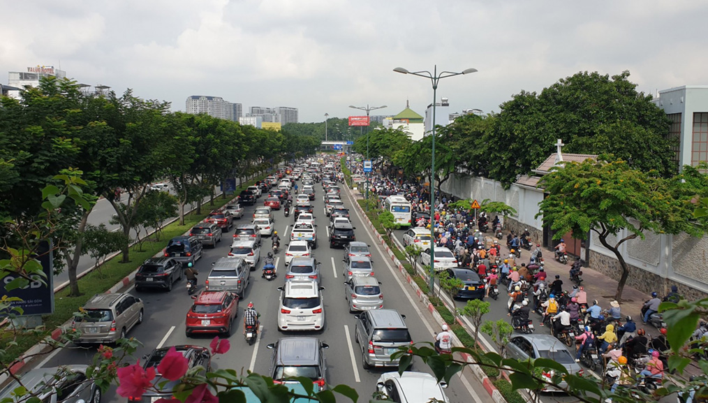 Giao thông TP.HCM đã gần chạm mức cảnh báo cao nhất - Ảnh 4.