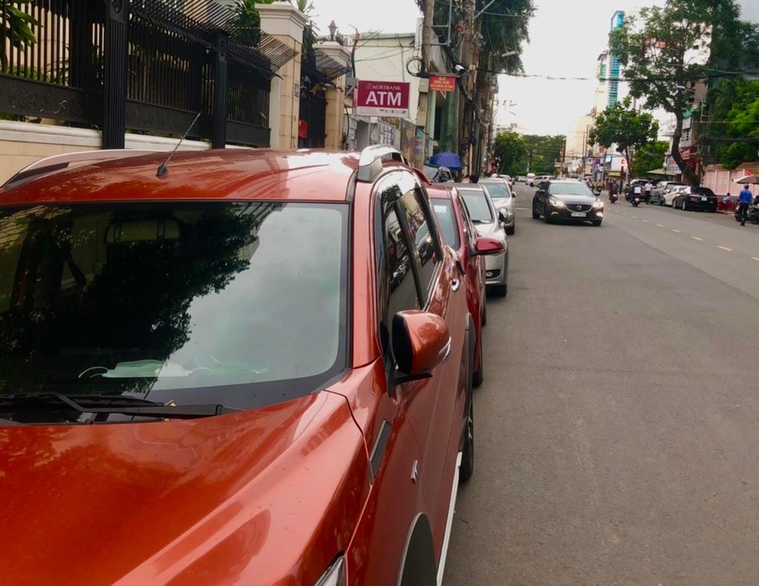 Gửi xe ở bãi bị trộm phụ tùng, bãi xe có phải chịu trách nhiệm? - Ảnh 2.