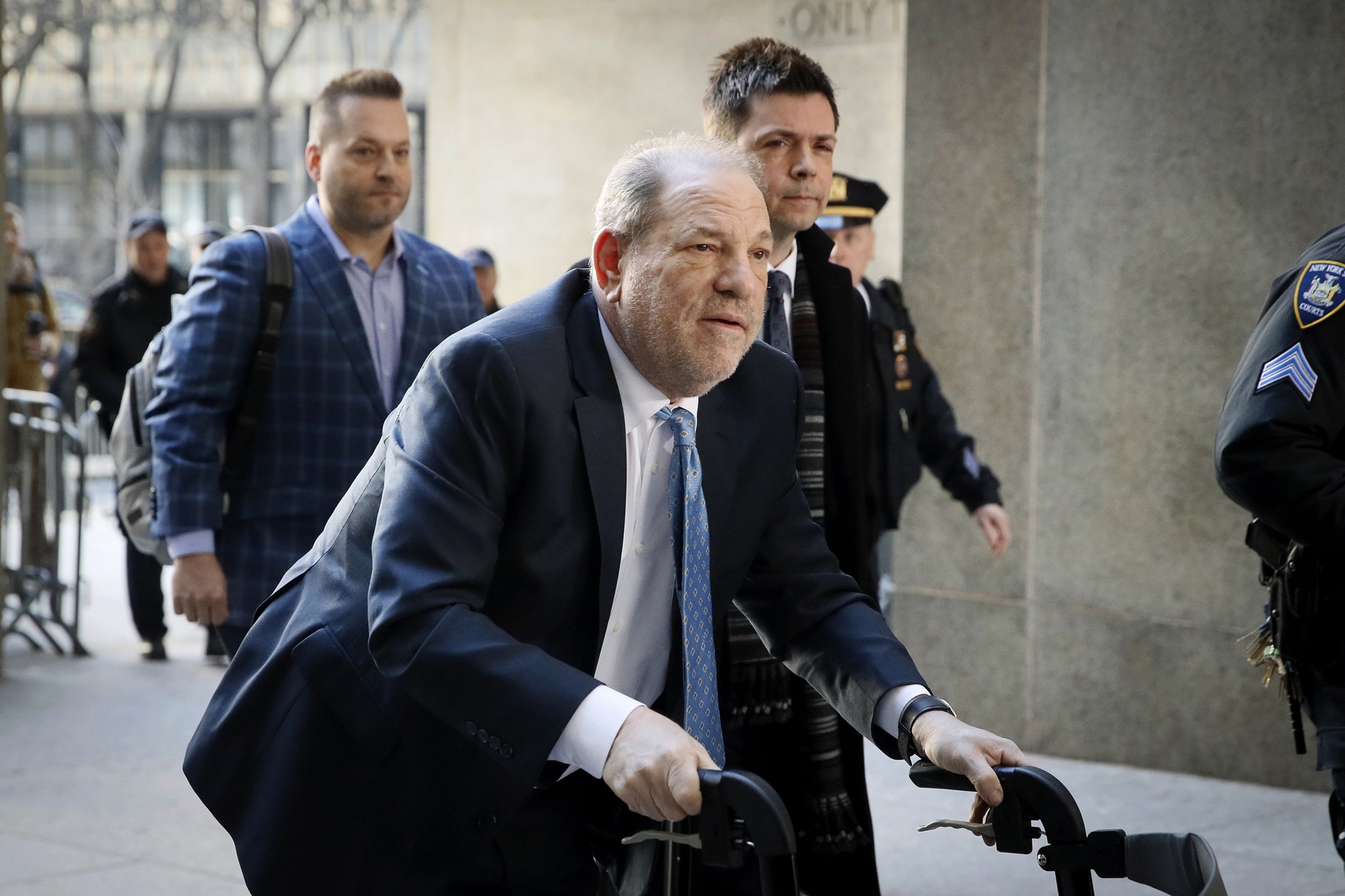 &quot;Yêu râu xanh&quot; của Hollywood - Harvey Weinstein tiếp tục hầu tòa - Ảnh 1.