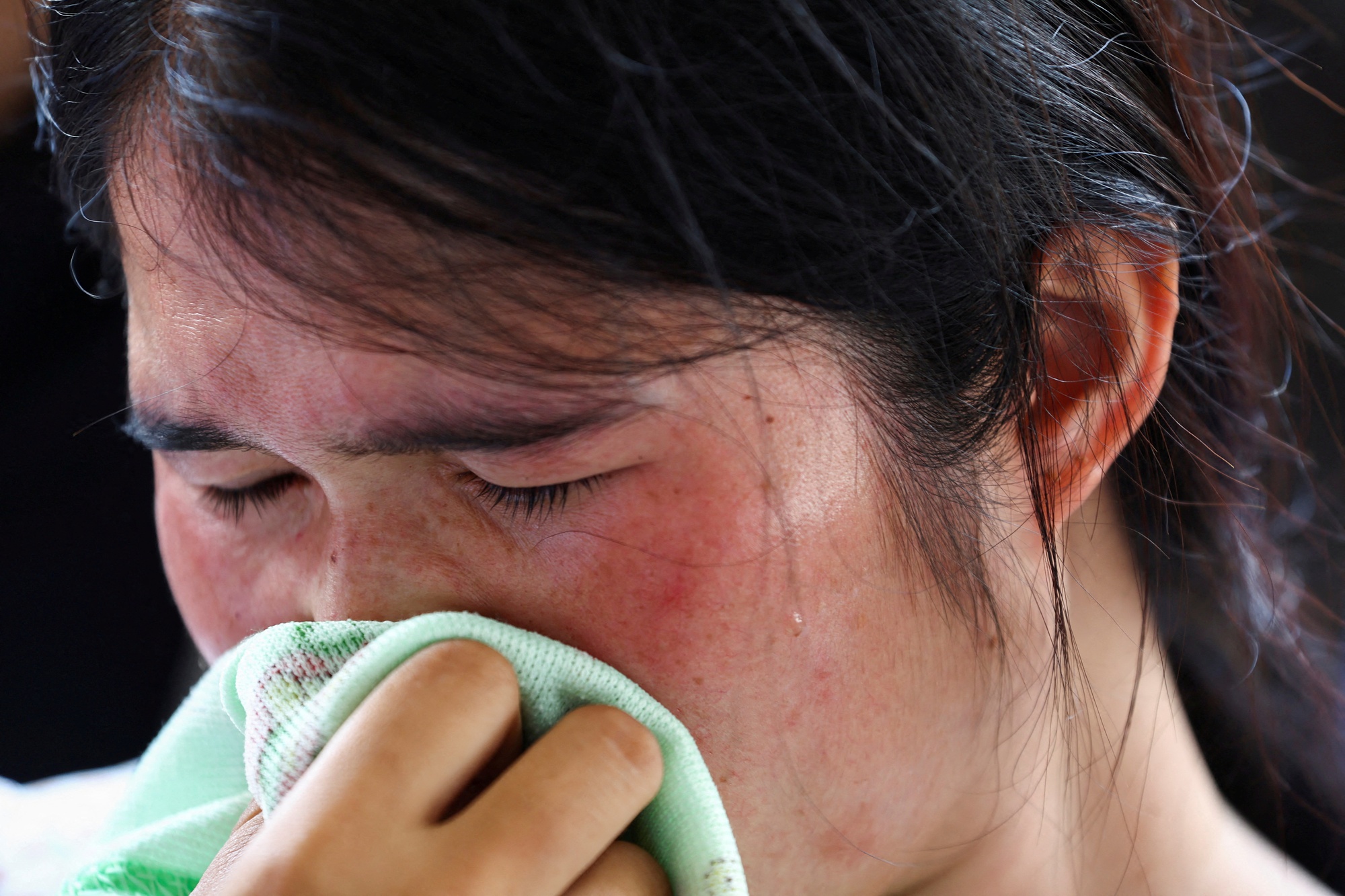 Lời kể từ gia đình bé gái duy nhất sống sót trong thảm kịch Thái Lan - Ảnh 2.