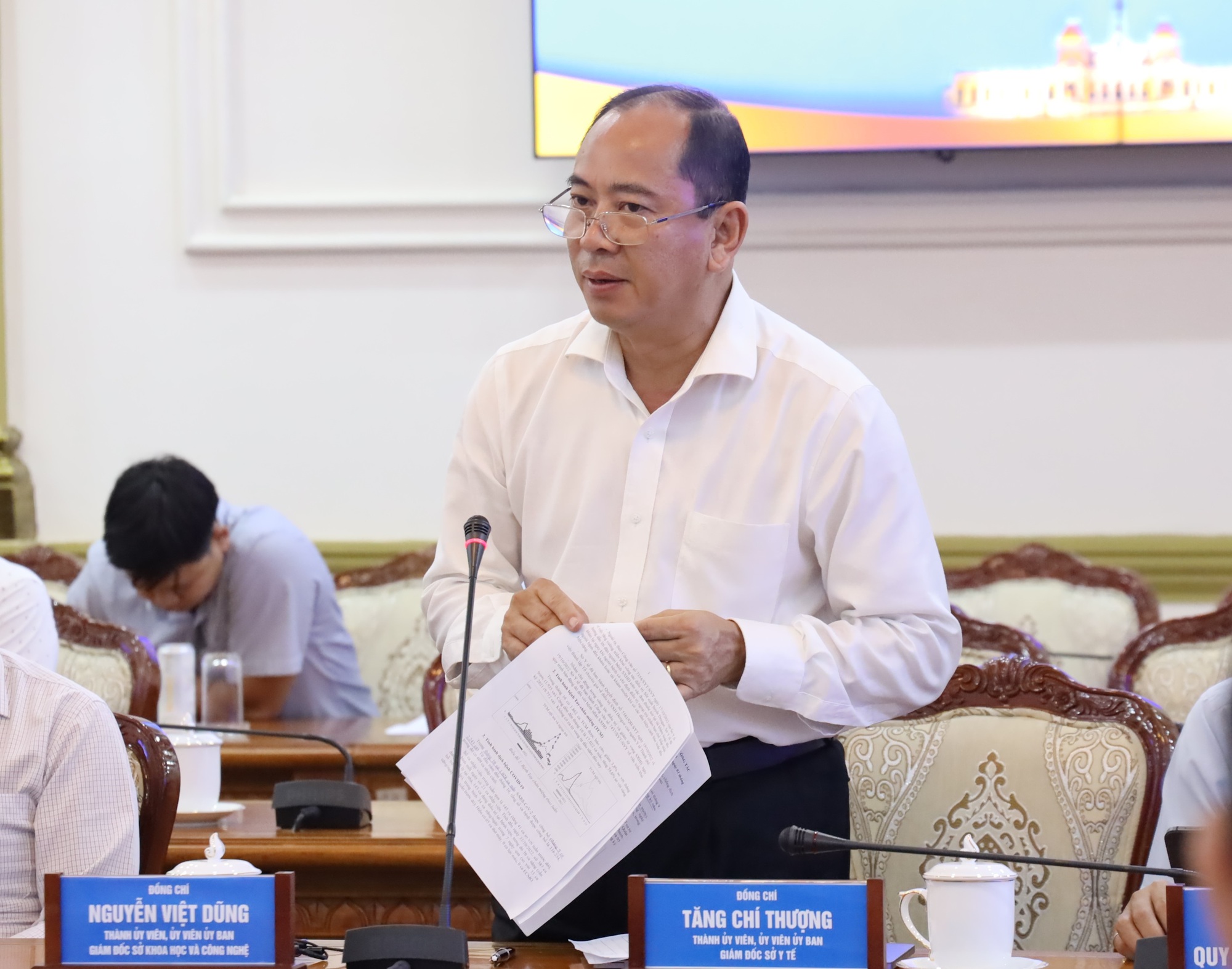 Thiếu vaccine suốt 5 tháng, nỗi lo bùng dịch sởi cận kề - Ảnh 1.