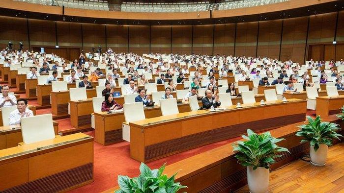 Quốc hội thông qua mục tiêu tăng trưởng GDP 6,5% năm 2023 - Ảnh 1.