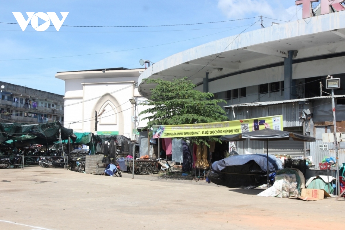 Tiểu thương chợ Đầm mới Khánh Hòa phàn nàn về công năng sử dụng - Ảnh 3.