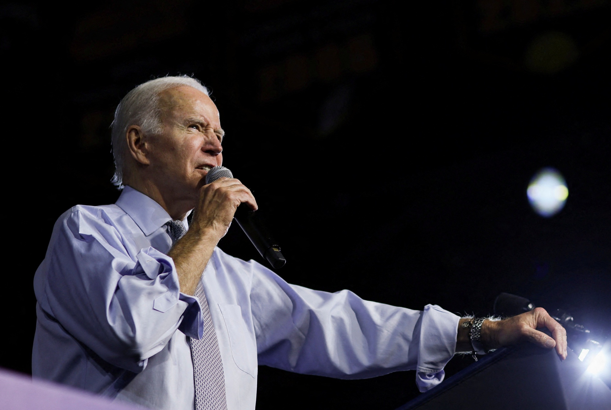 Không có làn sóng đỏ, nhưng nỗi lo chưa hết với ông Biden - Ảnh 1.