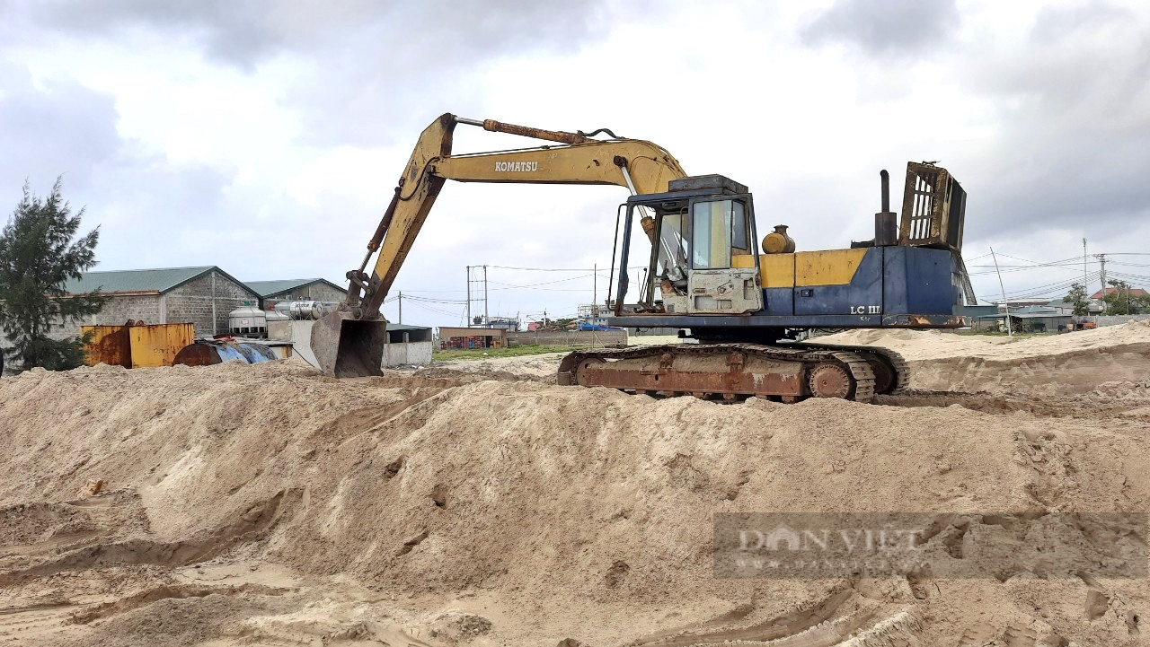 Vụ tập kết cát trái phép ở bến cá Cửa Việt: Một báo cáo gây bất ngờ - Ảnh 6.