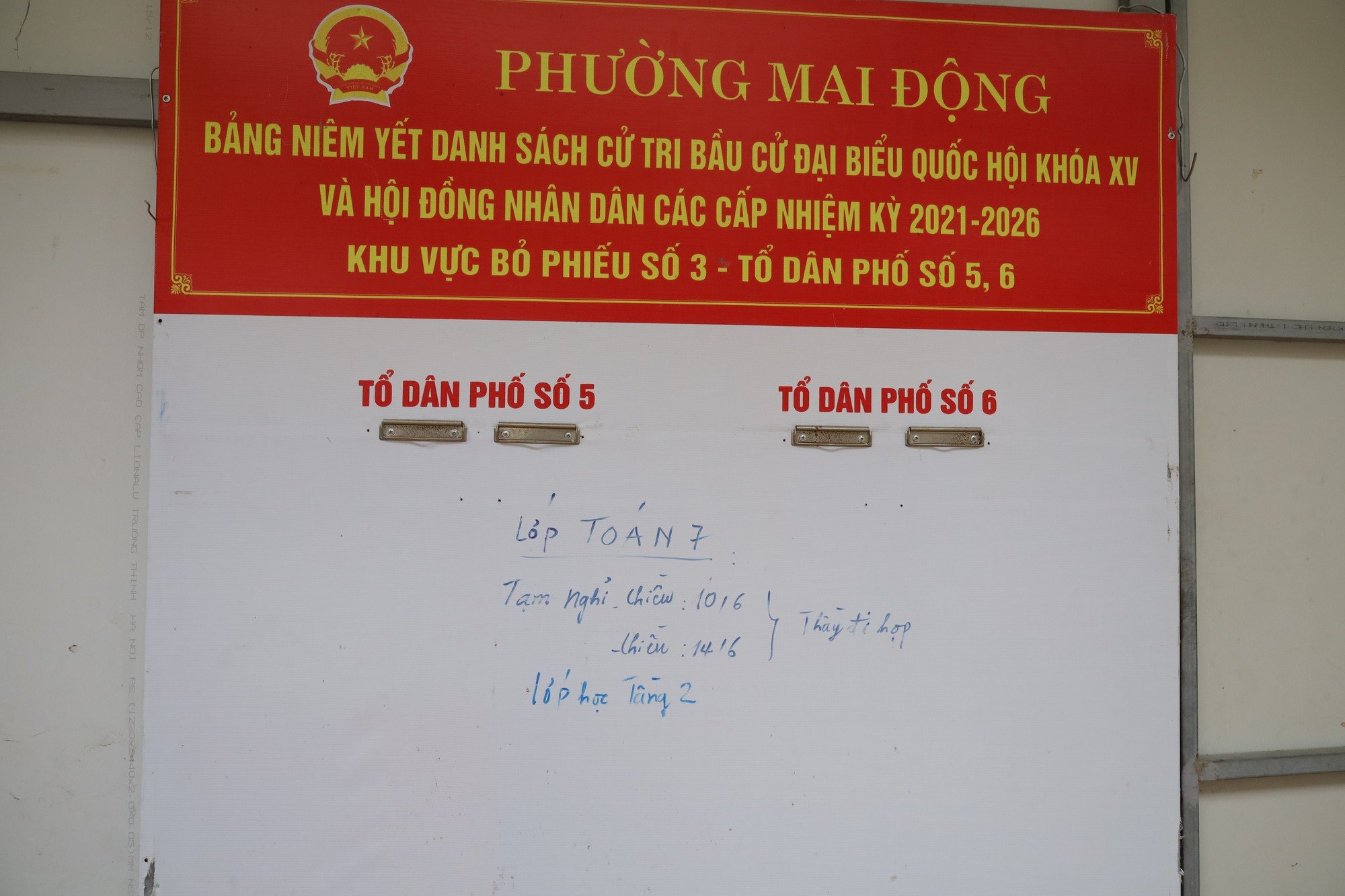 Nguyên cán bộ phường Mai Động hơn 10 năm miệt mài dạy thêm miễn phí cho học sinh - Ảnh 5.