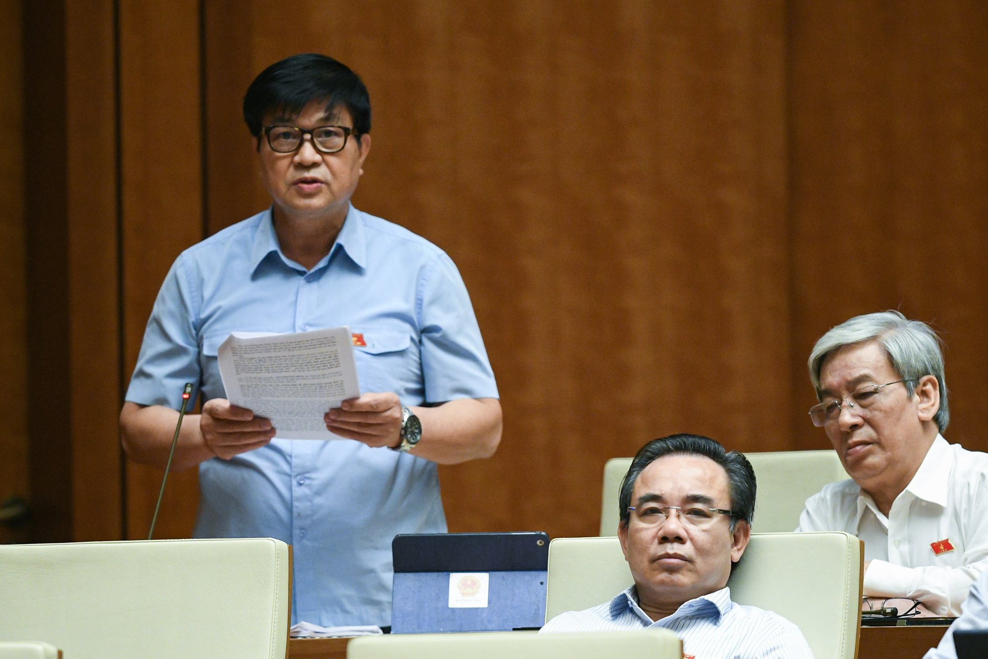 &quot;Cây xăng đóng cửa, bán nhỏ giọt, người dân xếp hàng dài chờ mua, Quỹ bình ổn giá xăng dầu ở đâu?&quot; - Ảnh 1.