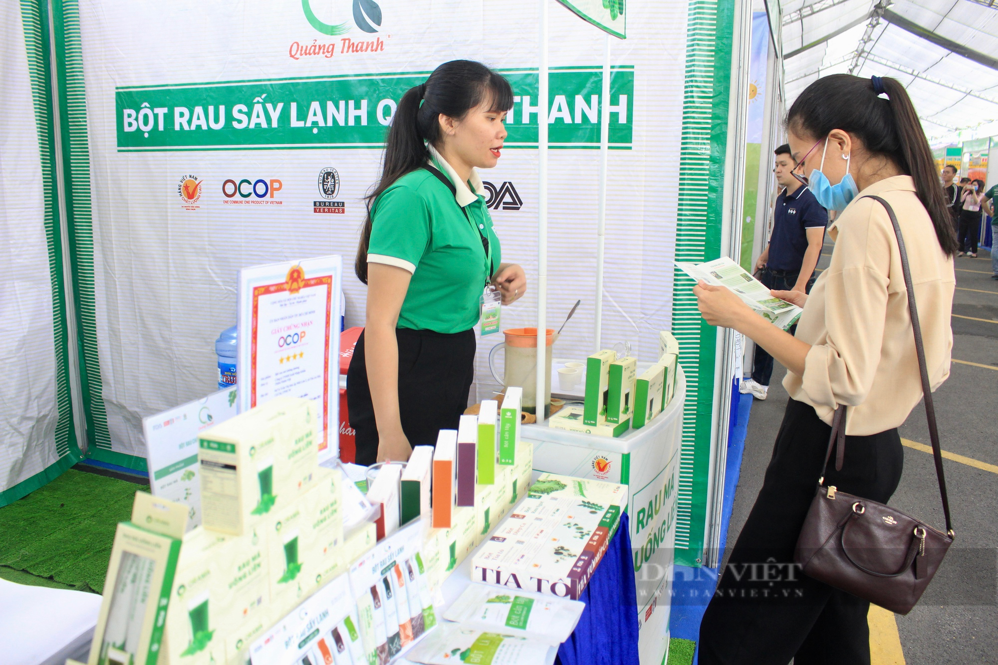 Siêu thị TP.HCM tăng cường đưa sản phẩm OCOP lên kệ, tiếp cận người tiêu dùng - Ảnh 4.