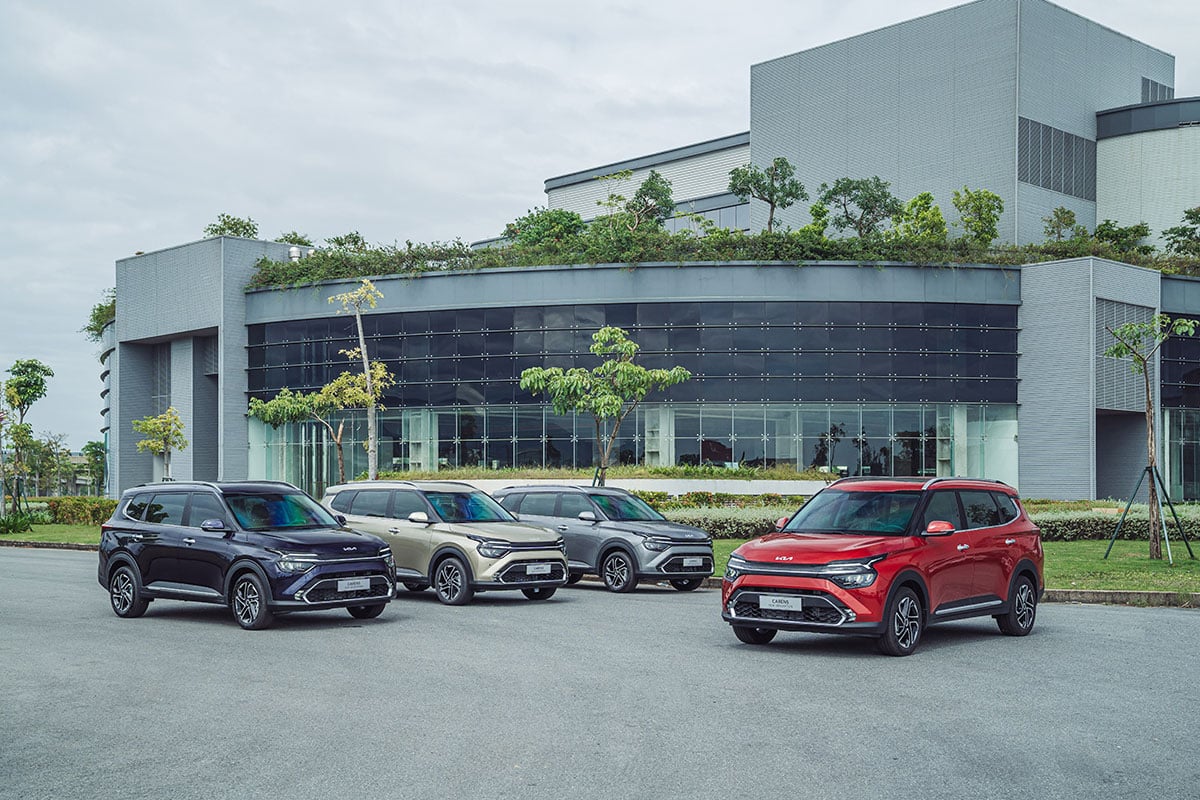 KIA Carens 2023 ra mắt Việt Nam với dàn trang bị "khủng" đấu Mitsubishi Xpander - Ảnh 3. KIA Carens 2023 ra mắt Việt Nam với dàn trang bị "khủng" đấu Mitsubishi Xpander - Ảnh 3.