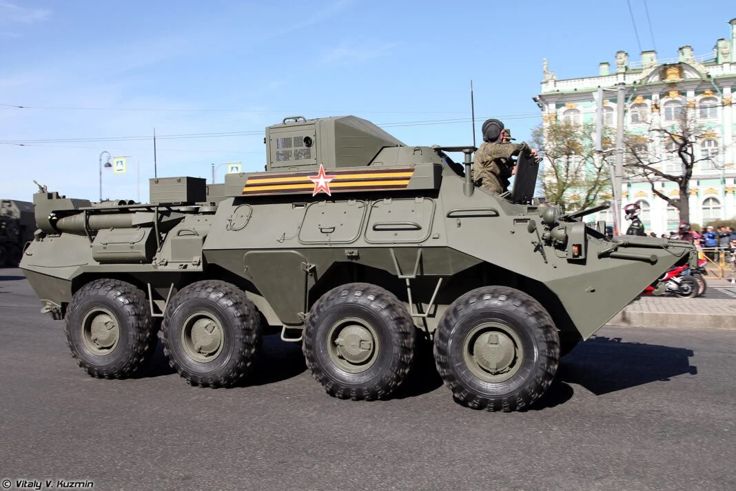 Quân đội Ukraine tóm được xe chỉ huy của Nga, Moscow và Kiev 'đốt' ít nhất 24.000 đạn pháo mỗi ngày - Ảnh 1.