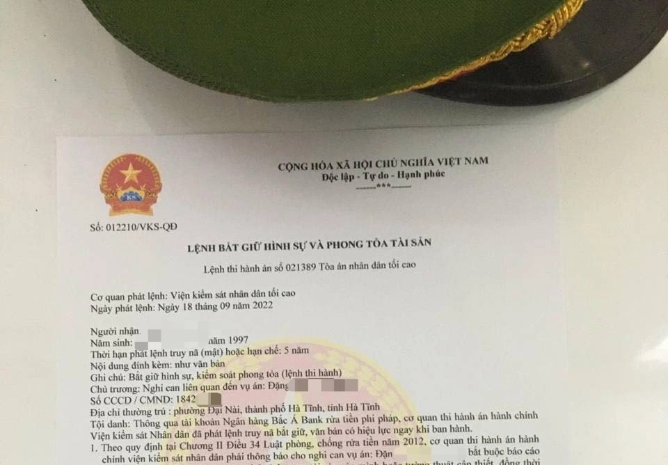 Mạo danh công an gửi lệnh bắt giữ, lừa tiền qua điện thoại - Ảnh 2. Mạo danh công an gửi lệnh bắt giữ, lừa tiền qua điện thoại - Ảnh 2.