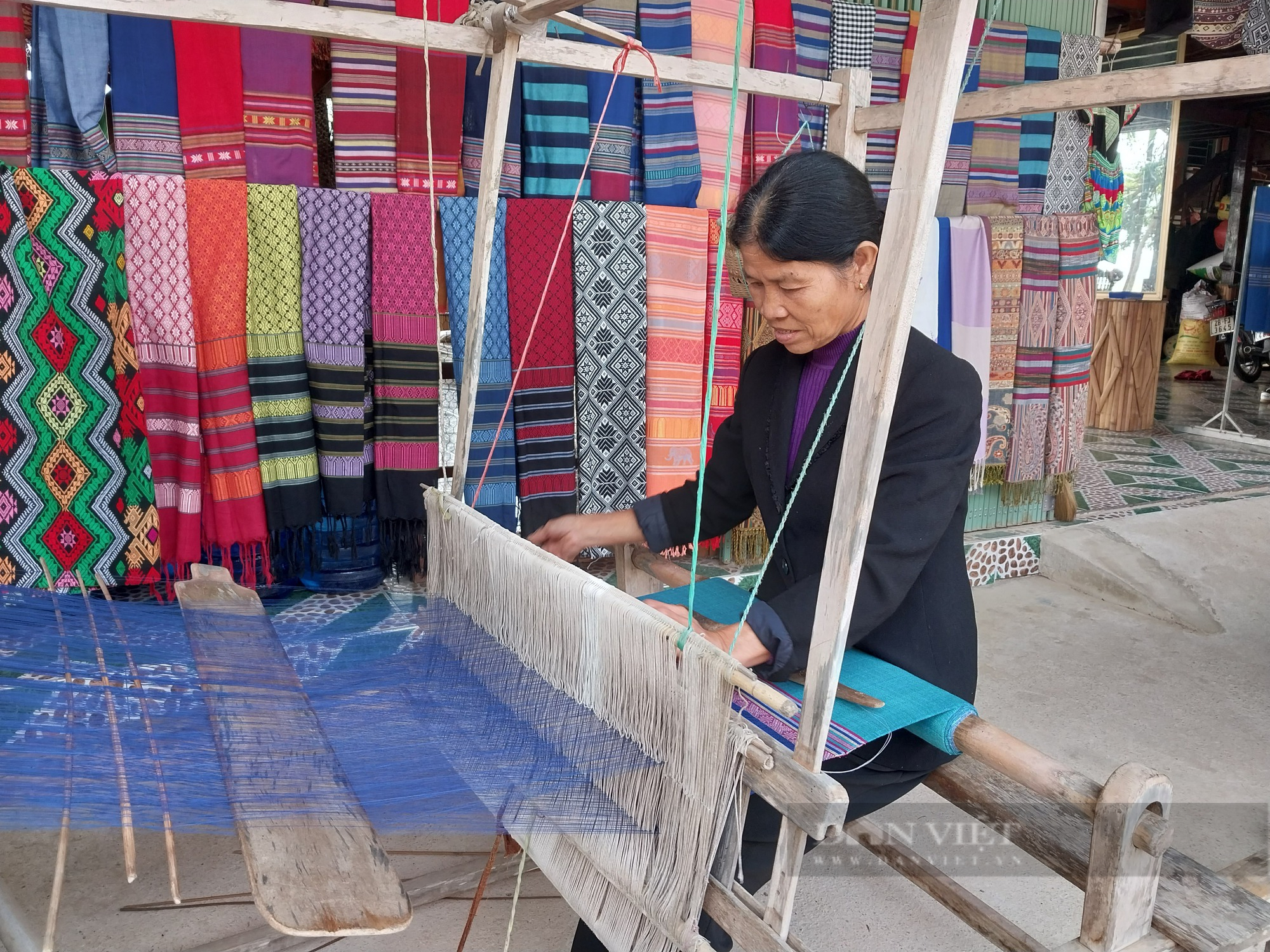 Mai Châu: Đào tạo nghề lao động nông thôn gắn với phát triển du lịch - Ảnh 3.