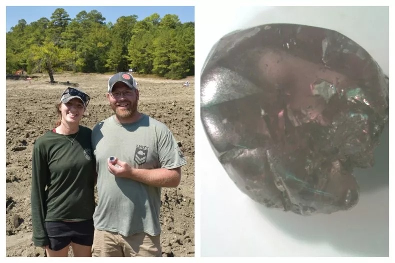Du khách Mỹ đi công viên, đào trúng kim cương có trọng lượng 1,90 carat - Ảnh 1.
