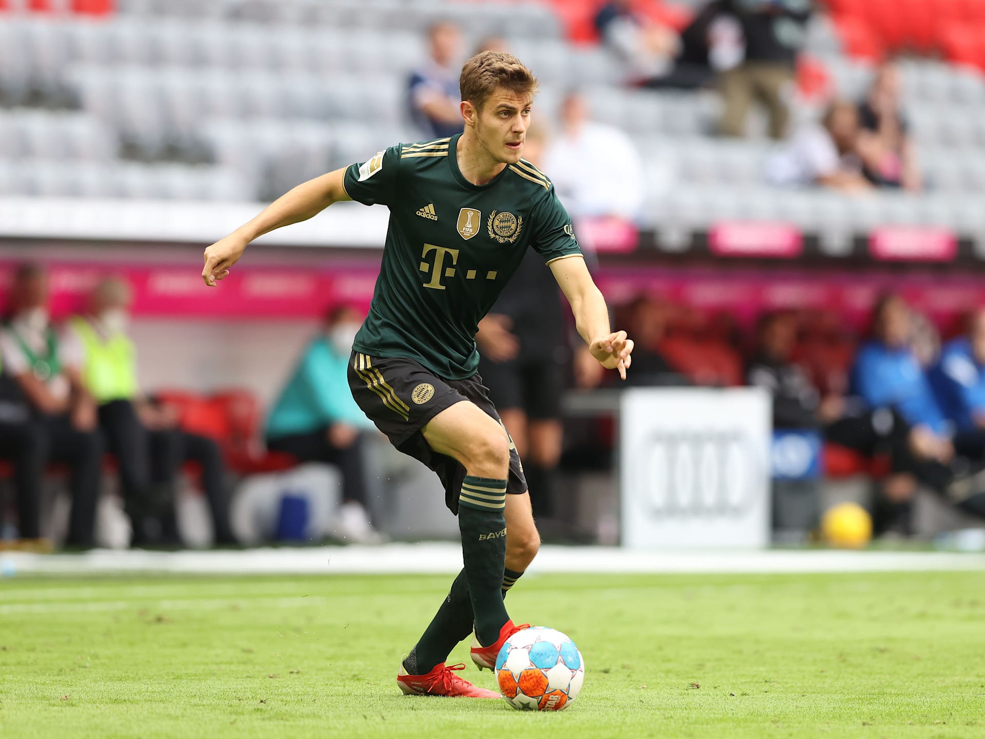 Tin sáng (13/11): HLV Park Hang-seo nhận tin dữ về Công Phượng - Ảnh 3.