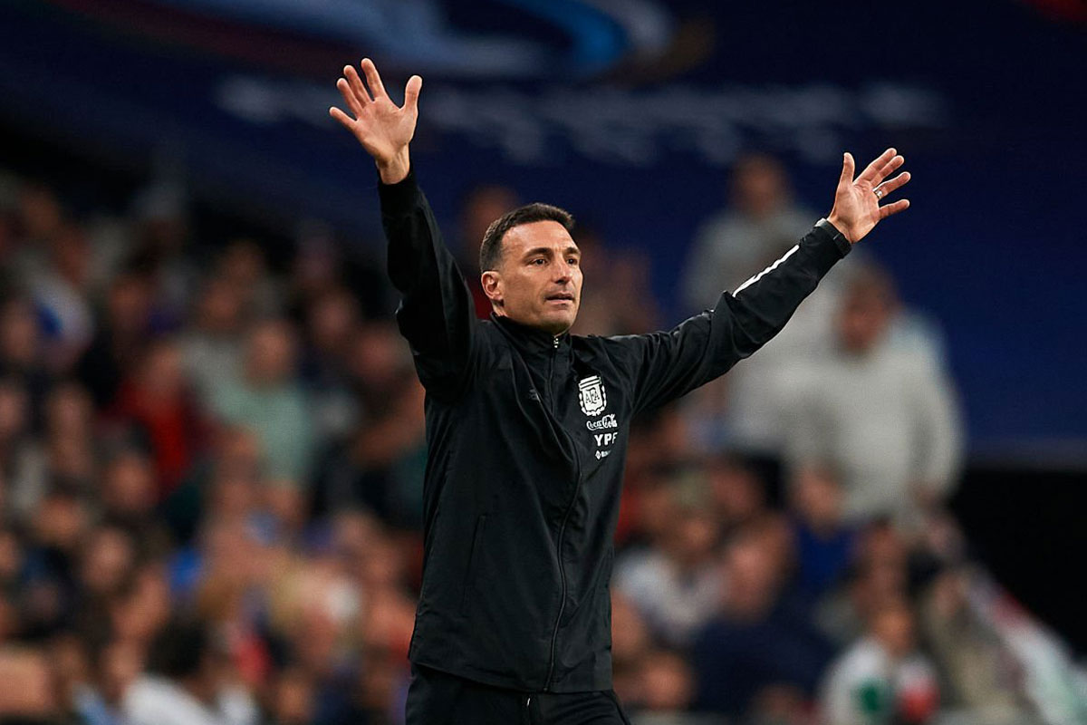 Top 10 HLV hưởng lương cao nhất World Cup 2022: Southgate thua 1 cái tên - Ảnh 7.