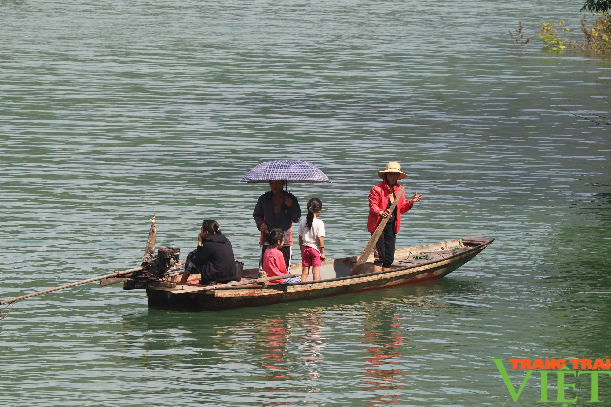 Người dân vùng cao Hòa Bình mong mỏi một con đường - Ảnh 6.