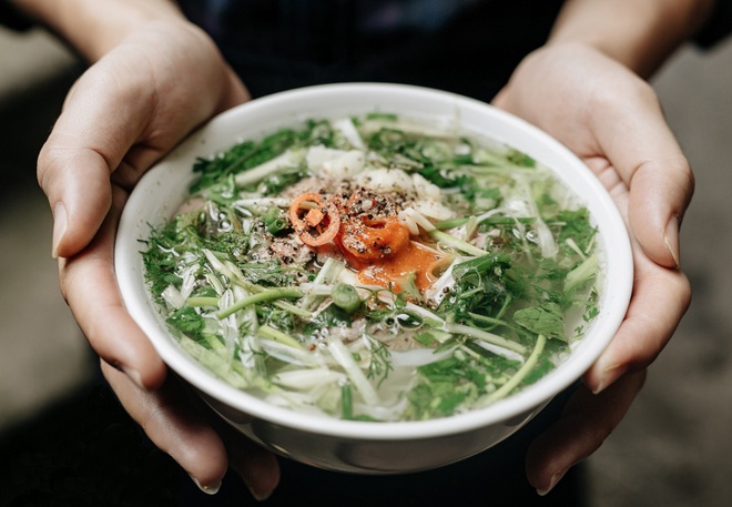 Những món ăn bình dân có giá cao ngất ngưởng ở Hà Nội nhưng vẫn cực hút khách - Ảnh 9.
