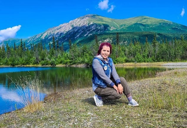 Canada: Lạ lùng, thị trấn hẻo lánh, mùa đông chìm trong bóng tối, không nhà nào có địa chỉ - Ảnh 8.