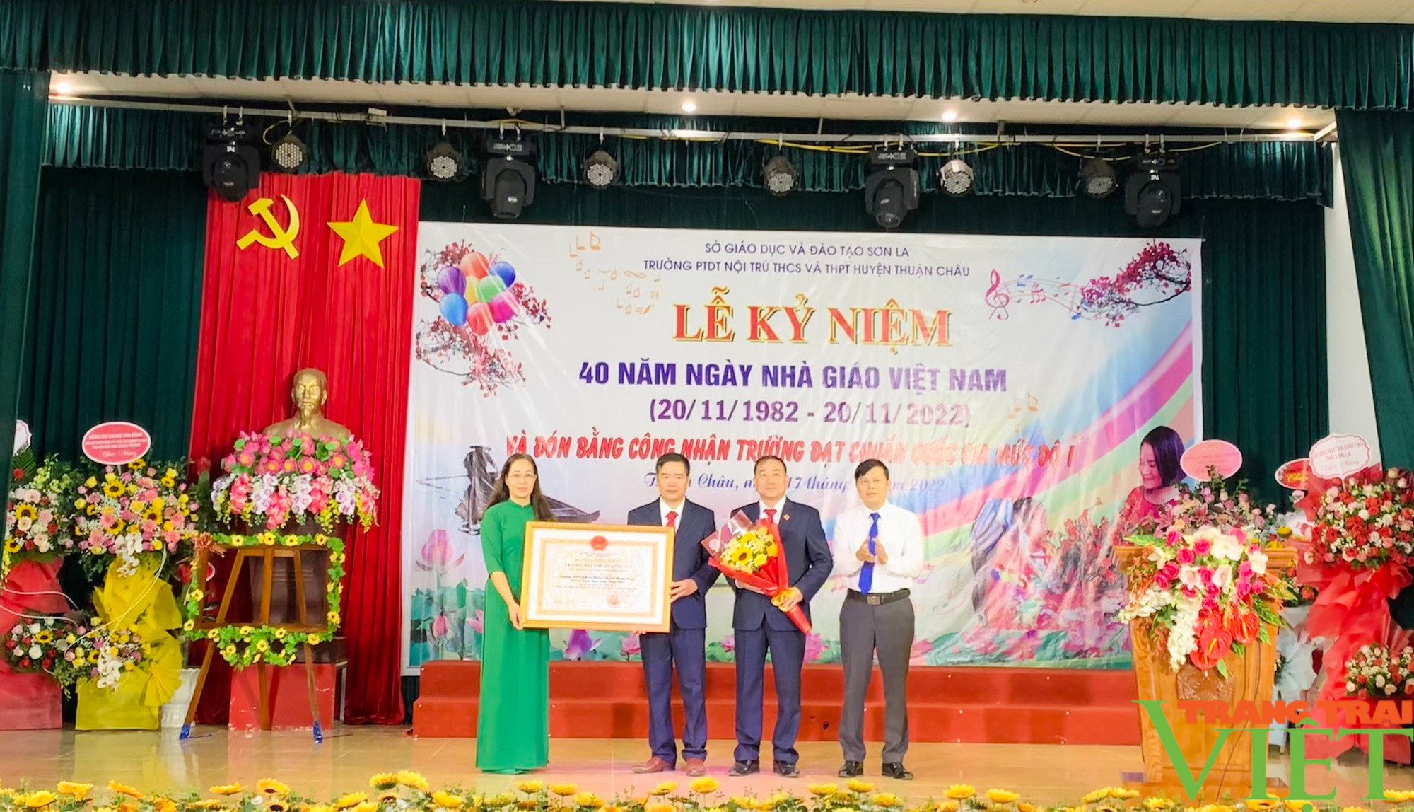 Trường PTDT Nội trú Thuận Châu đạt chuẩn quốc gia mức độ 1 - Ảnh 3. Trường PTDT Nội trú Thuận Châu đạt chuẩn quốc gia mức độ 1 - Ảnh 3.