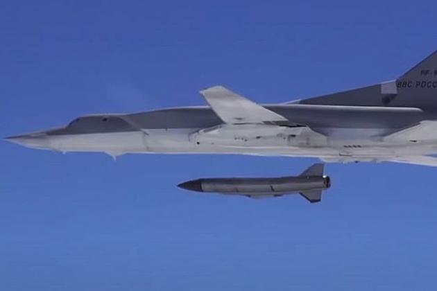 Tên lửa hành trình siêu thanh mới nhất Kh-32 Nga lần đầu tập kích Ukraine? - Ảnh 1.