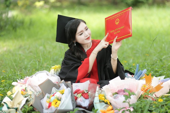 Nữ thủ khoa đa tài của Đại học Cần Thơ - Ảnh 4.