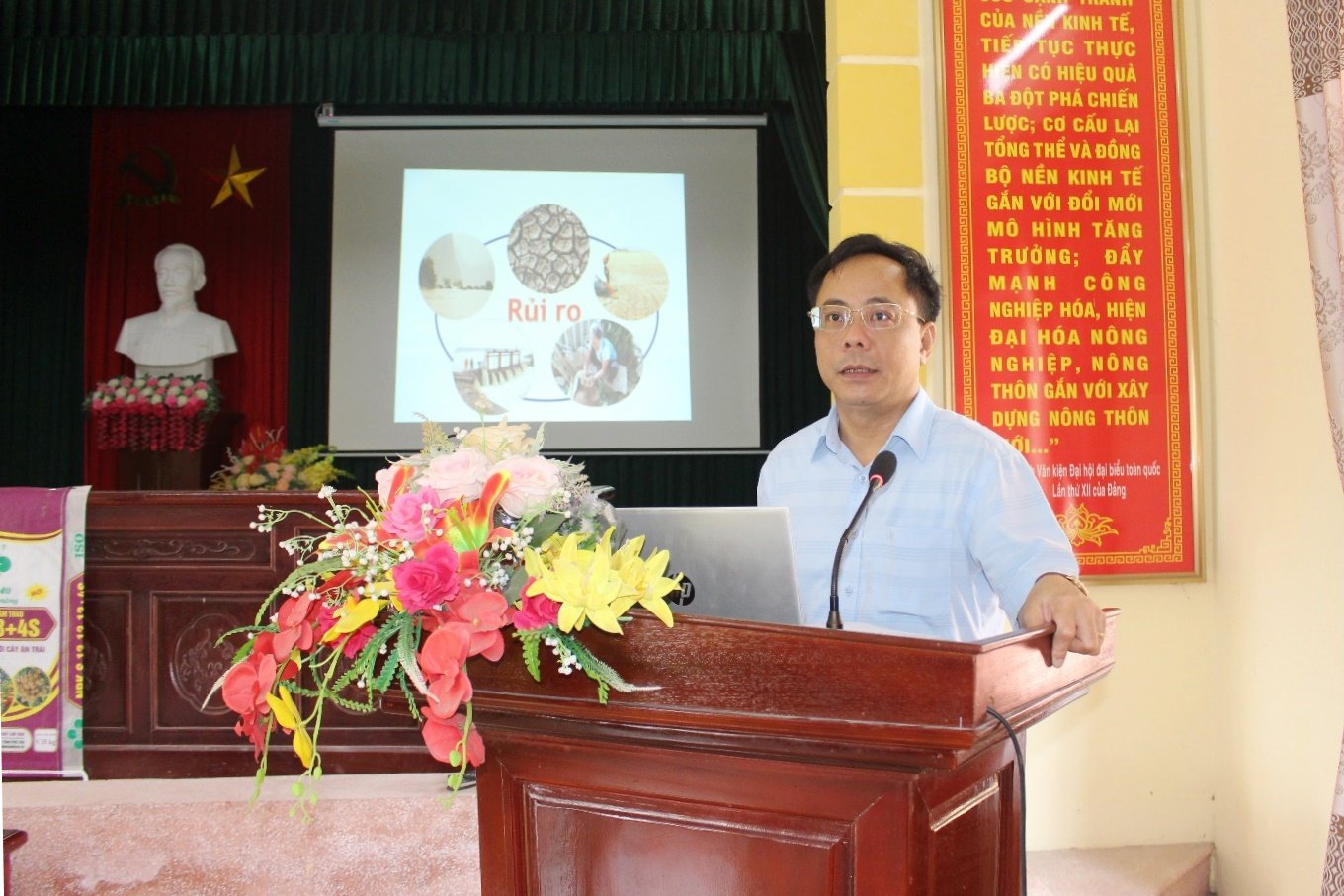 Nam Định: Trồng lúa mà không cần ngâm ủ hạt giống, không cần cày bừa, lúa vẫn tốt ngang bụng - Ảnh 3.