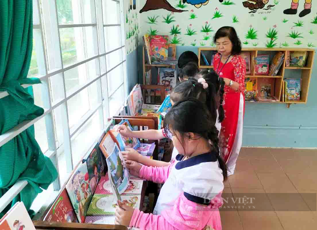 Gieo tình thương trên con chữ tại huyện đảo Cần Giờ - Ảnh 1.
