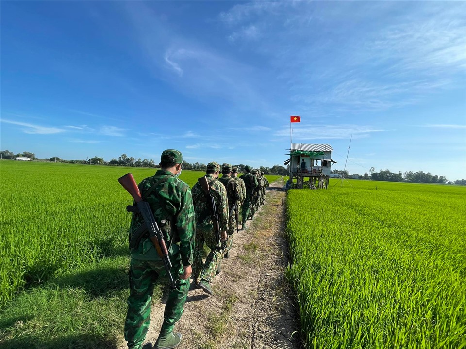 Tiền lương tính trợ cấp một lần cho quân nhân nghỉ hưu trước hạn - Ảnh 1.