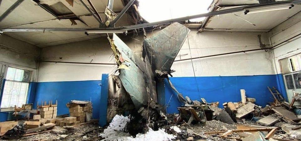 Hai phi công Su-34 Nga bị bắn rơi thoát hiểm thần kỳ, được tặng danh hiệu Anh hùng - Ảnh 12.