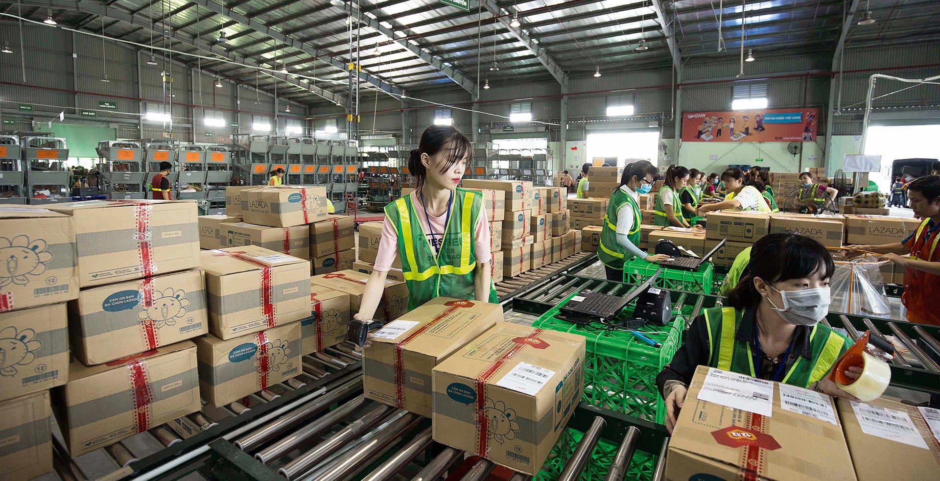 TP.HCM: 121 sàn giao dịch việc làm hỗ trợ cung - cầu lao động - Ảnh 1.
