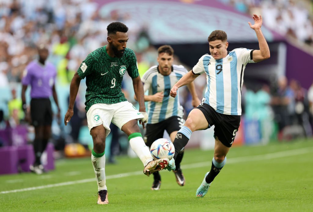 Chùm ảnh: Ả rập Xê út lội ngược dòng “nhấn chìm” Argentina - Ảnh 12.