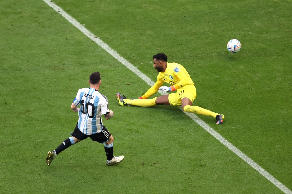 Chùm ảnh: Ả rập Xê út lội ngược dòng “nhấn chìm” Argentina - Ảnh 4.