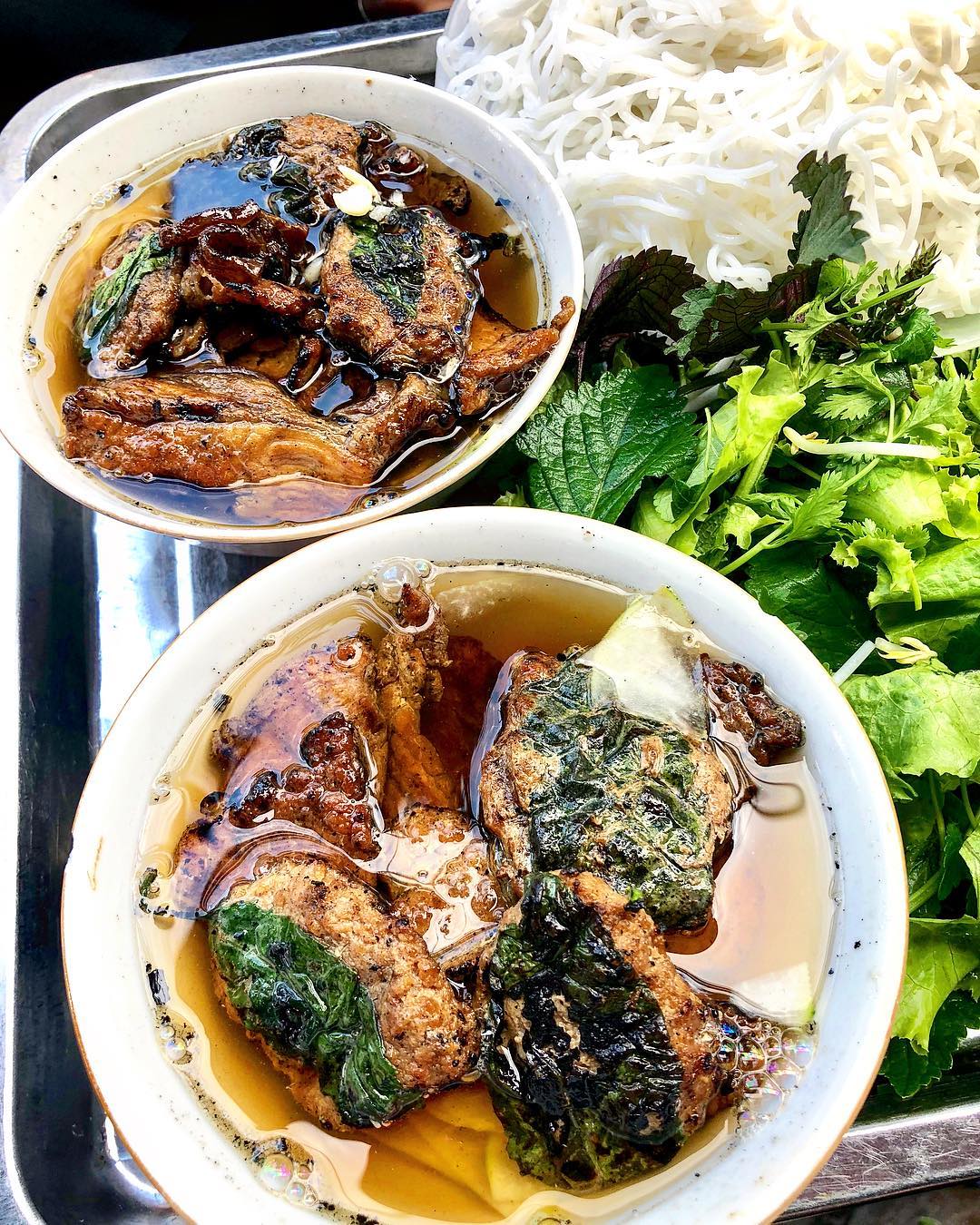 Đặc sản Hà Nội - Bún chả có mặt ở khắp ngóc ngách được du khách nước ngoài mê tít - Ảnh 3.