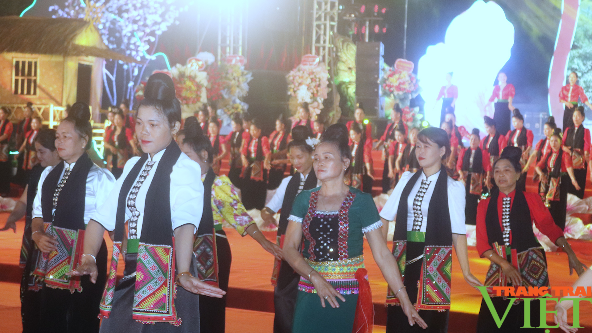 Kỷ niệm 70 năm giải phóng tỉnh Sơn La - Ảnh 12. Kỷ niệm 70 năm giải phóng tỉnh Sơn La - Ảnh 12.