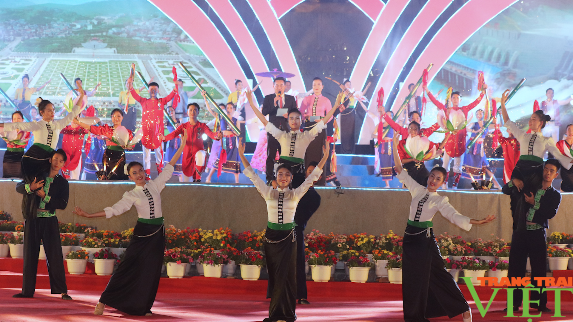 Kỷ niệm 70 năm giải phóng tỉnh Sơn La - Ảnh 16. Kỷ niệm 70 năm giải phóng tỉnh Sơn La - Ảnh 16.