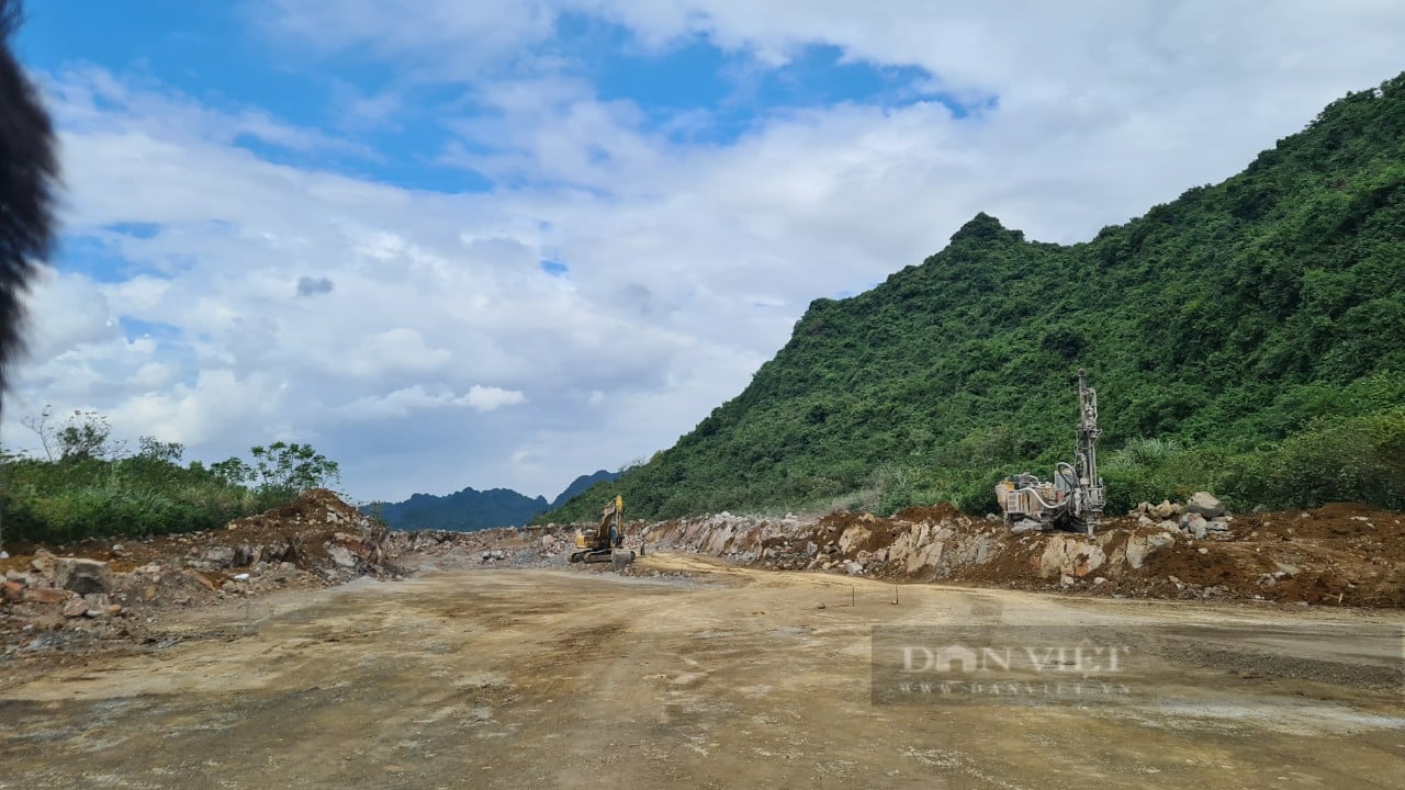 Hà Nam: Nổ mìn làm đường khiến hàng trăm người dân ảnh hưởng, nứt nhà, vỡ kính, hư hỏng tài sản - Ảnh 5.