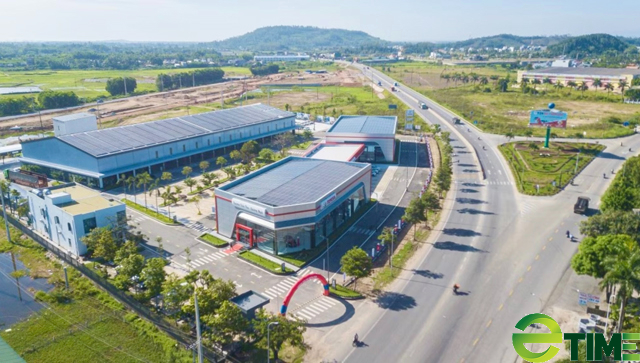 Quảng Ngãi: Sở TNMT trả lời vụ lấy đất công cho doanh nghiệp thuê làm dự án Siêu thị ô tô - Ảnh 1. Quảng Ngãi: Sở TNMT trả lời vụ lấy đất công cho doanh nghiệp thuê làm dự án Siêu thị ô tô - Ảnh 1.