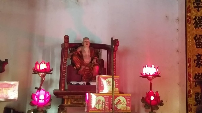 Pho tượng gần 700 tuổi biết &quot;đứng lên, ngồi xuống&quot; trong miếu cổ Hải Phòng - Ảnh 1.