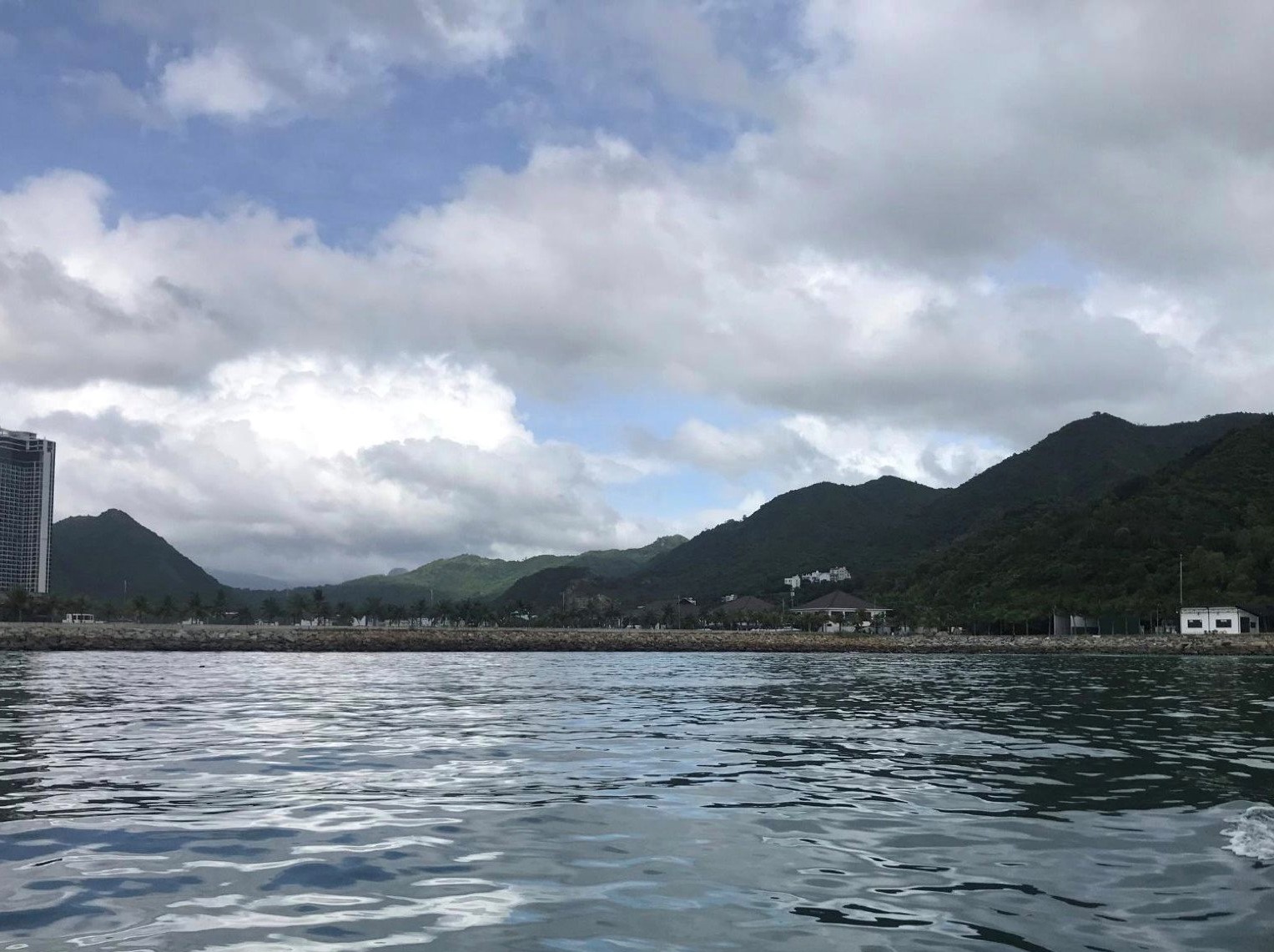 Tập đoàn Crystal Bay: Tháo dỡ giàn phao trên biển - Ảnh 1. Tập đoàn Crystal Bay: Tháo dỡ giàn phao trên biển - Ảnh 1.