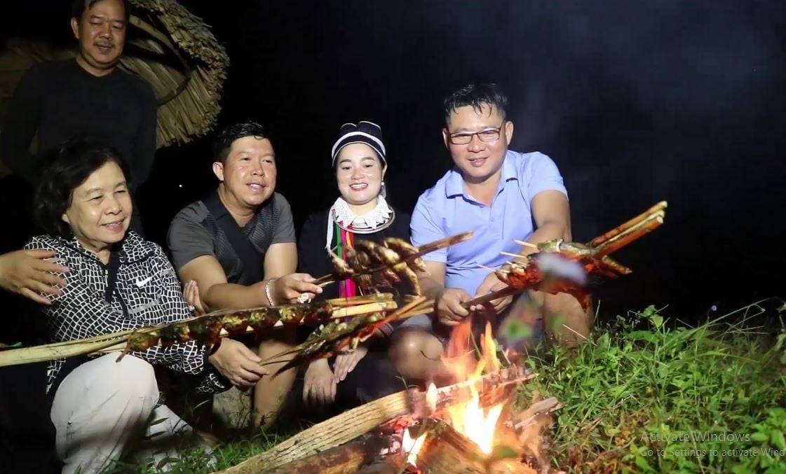 Nông dân ở vùng này của Hà Giang nuôi cá chép trong ruộng lúa ngon cỡ nào mà thiên hạ lên ăn &quot;khôn mồm&quot;? - Ảnh 4.