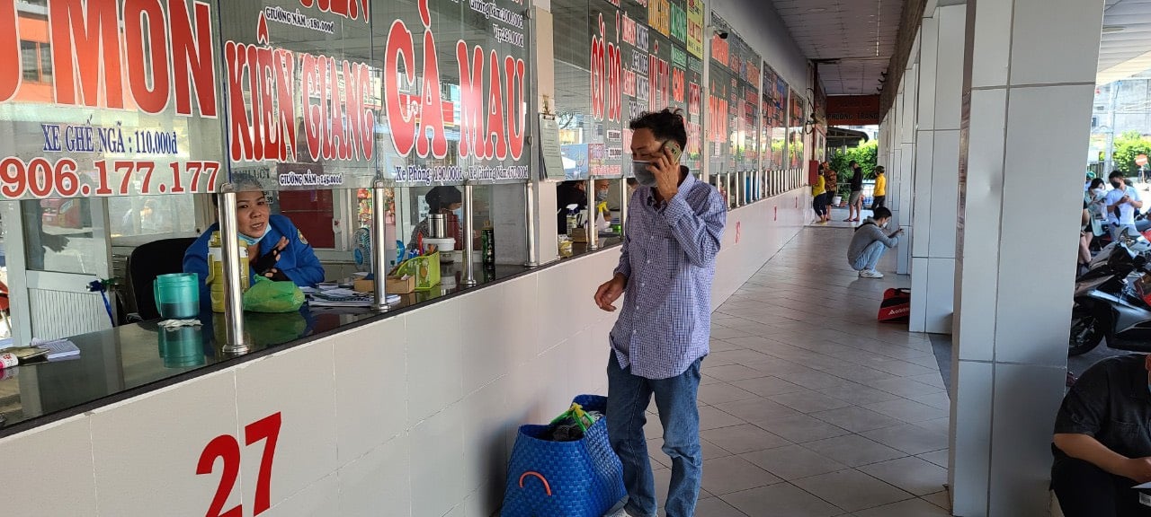Người dân về Tết sớm, nhiều xe thương hiệu đã &quot;cháy vé&quot; - Ảnh 1.