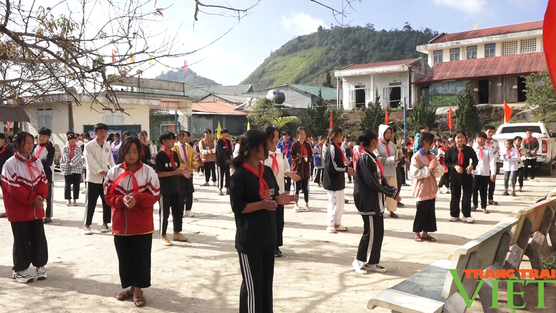 Phòng chống rét cho học sinh ở huyện vùng cao Lai Châu - Ảnh 4. Phòng chống rét cho học sinh ở huyện vùng cao Lai Châu - Ảnh 4.