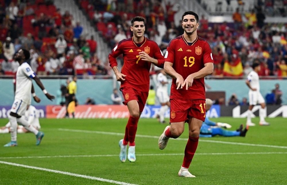 HLV Luis Enrique tiết lộ &quot;tuyệt chiêu&quot; giúp Tây Ban Nha thăng hoa tại World Cup 2022 - Ảnh 2.