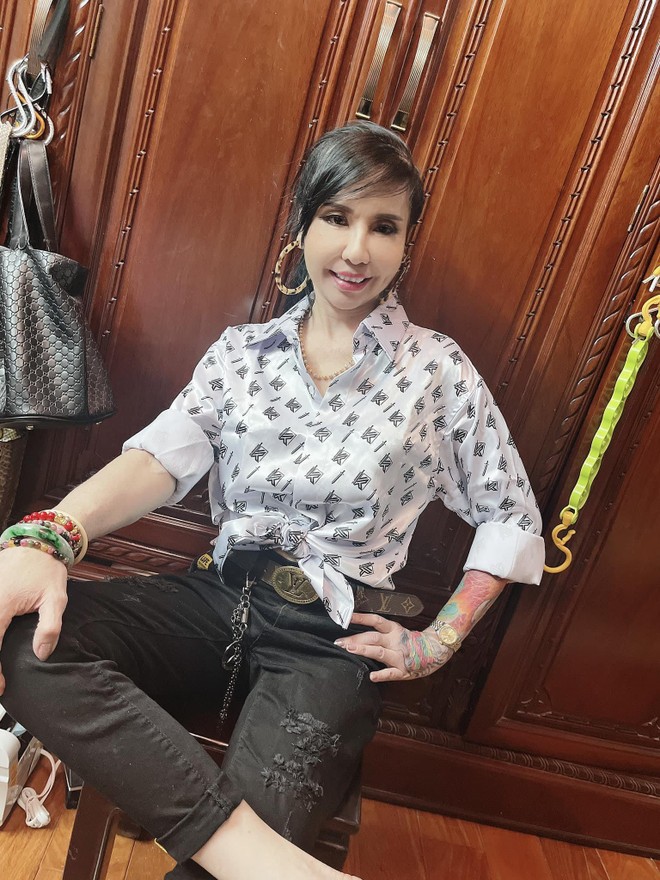 Chân tướng 'bà trùm' và hoạt động bán ma túy, 'bóng cười' tinh vi tại quán bar của Dung 'thà' - Ảnh 1.