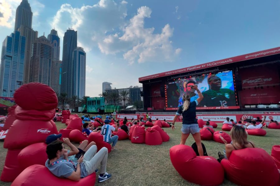 Ấn tượng World Cup Qatar 2022 - từ lều trại sa mạc tới lối sống tỷ phú siêu sang - Ảnh 4.