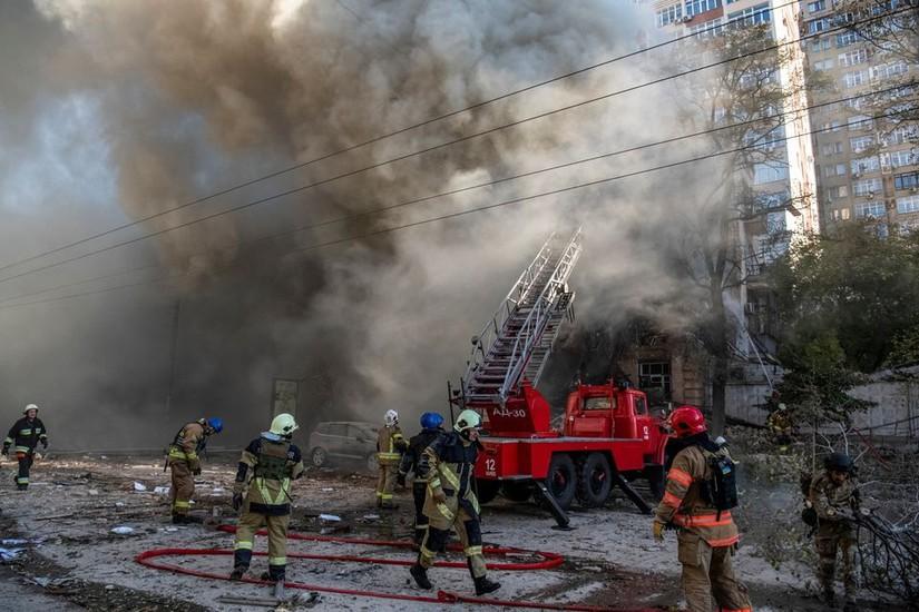 Hình ảnh chiến dịch tập kích tên lửa của Nga: Đòn quá hiểm với Ukraine - Ảnh 16.