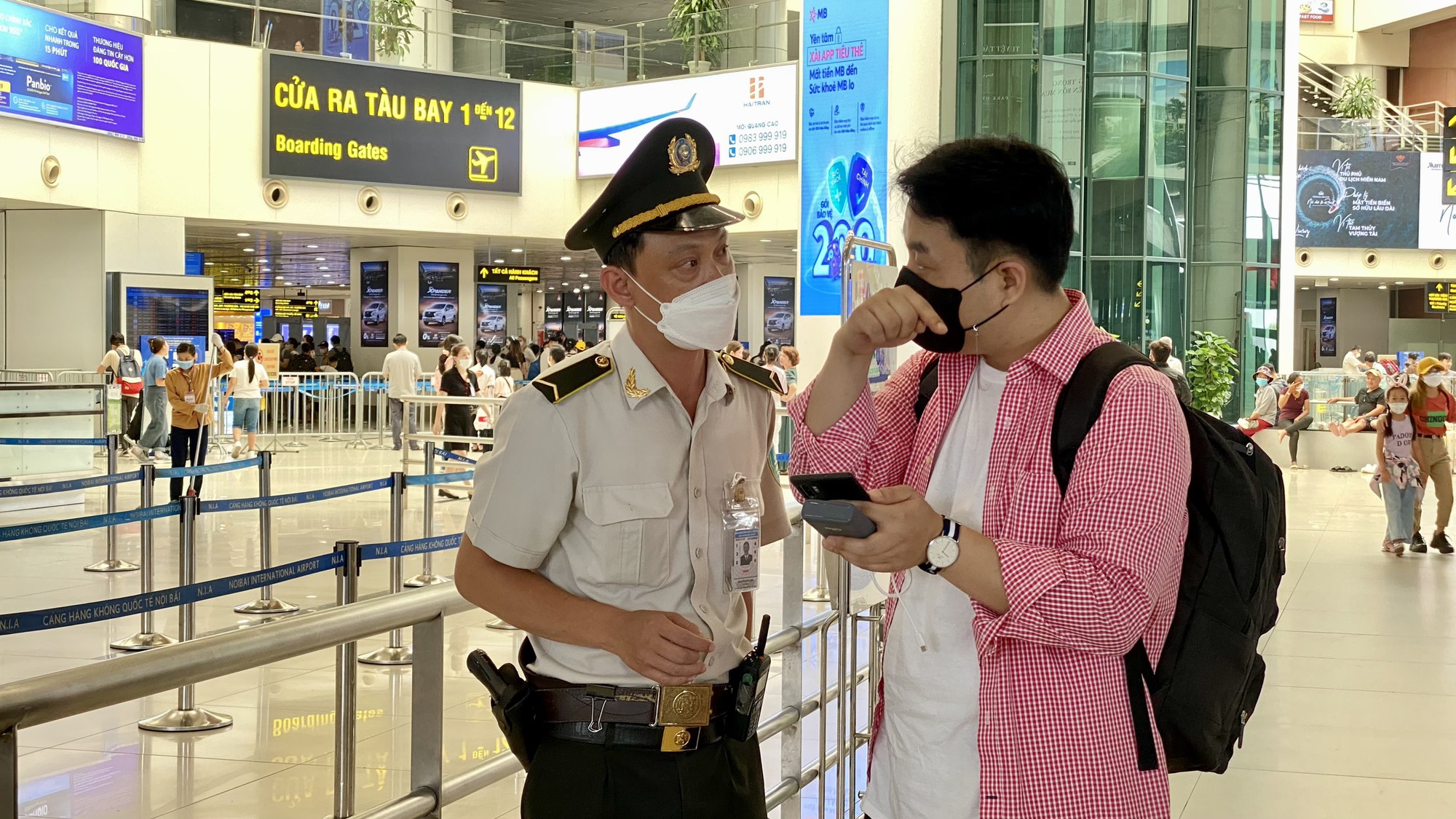 Chuyện tử tế ở Cảng hàng không Nội Bài - Ảnh 4. Chuyện tử tế ở Cảng hàng không Nội Bài - Ảnh 4.