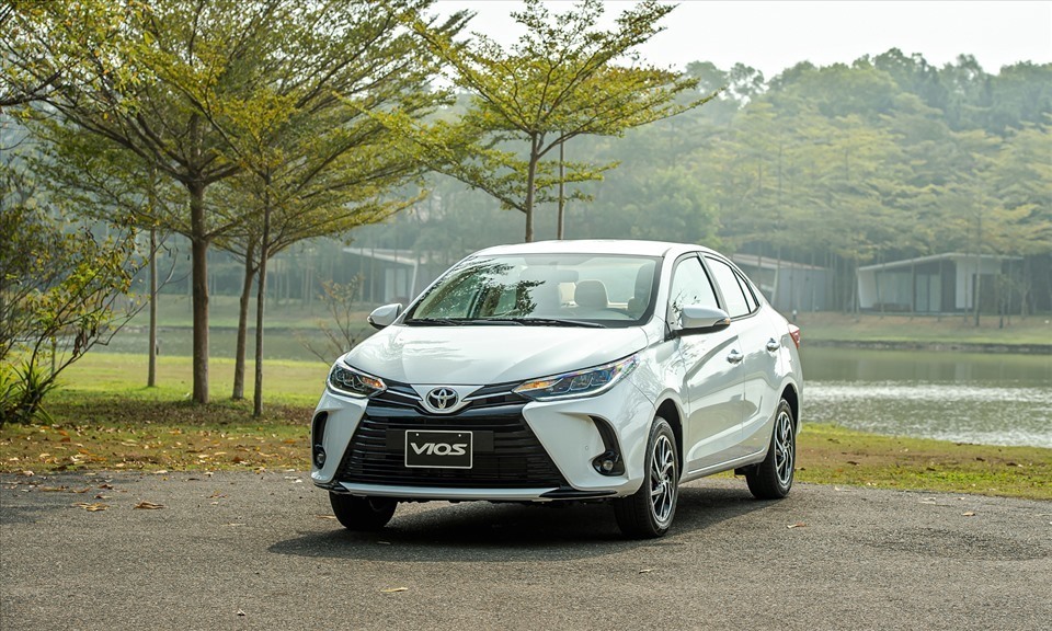 Chạy đua doanh số cuối năm, cặp sedan bán chạy cùng tung chiêu giảm giá - Ảnh 2.