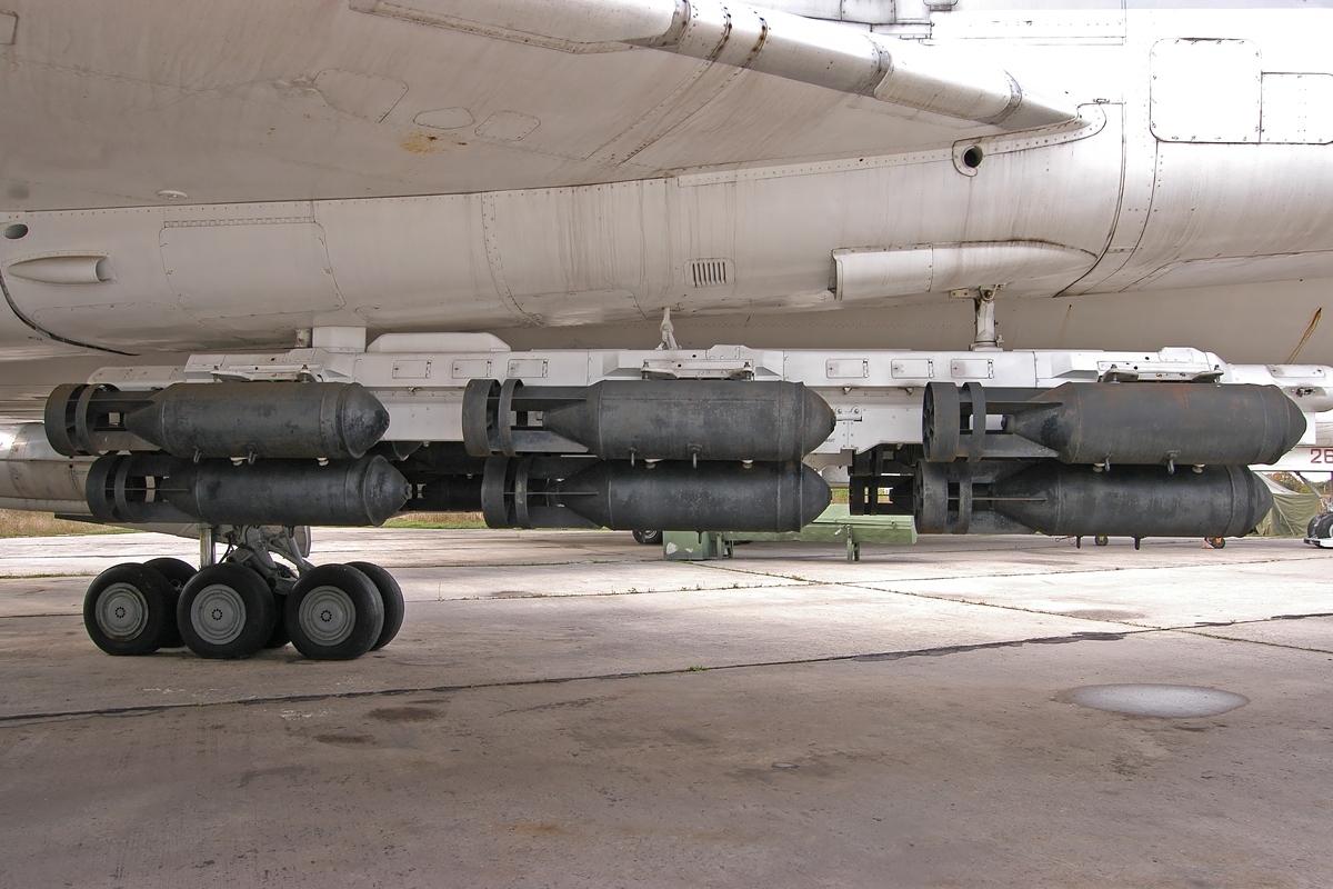 Oanh tạc cơ Su-34 sử dụng bom FAB-500SHN tấn công dữ dội Quân đội Ukraine - Ảnh 3.